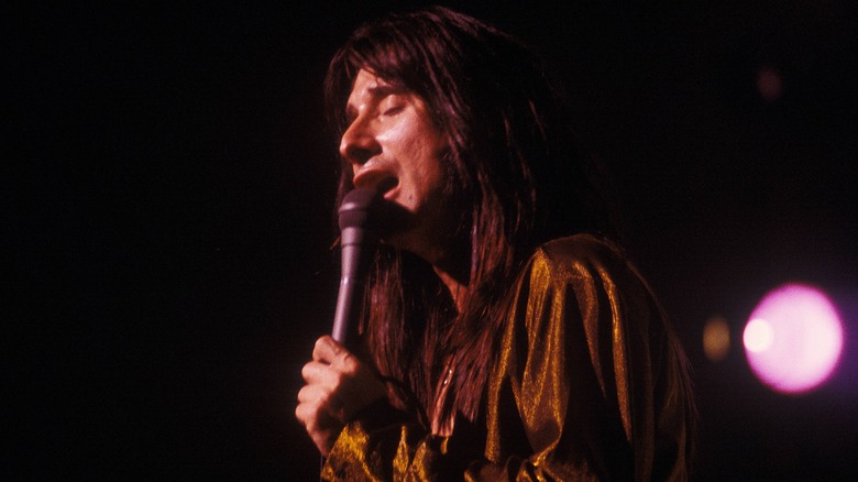 Steve Perry performing