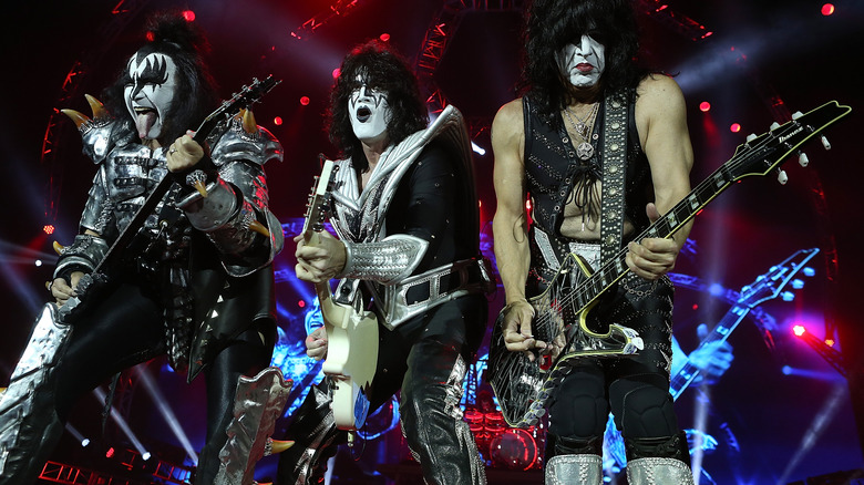 Gene Simmons Tommy Thayer Paul Stanley KISS