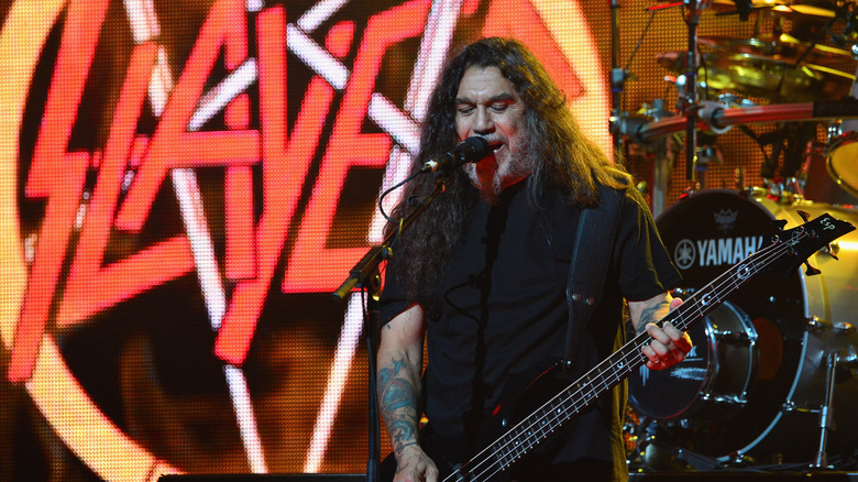 Tom Araya at mic