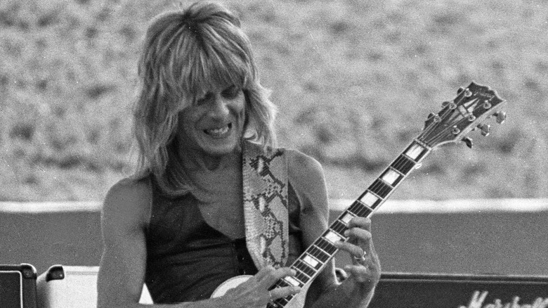 Randy Rhoads onstage with his white Les Paul
