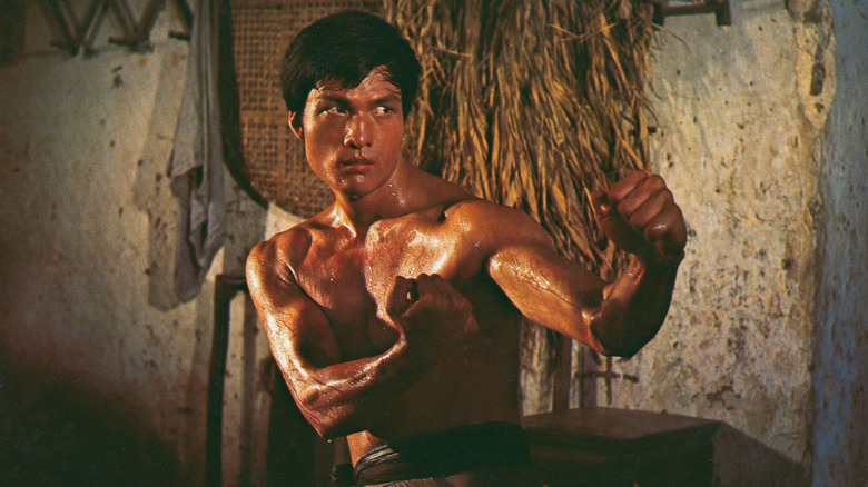 Bruce Lee in fighting stance