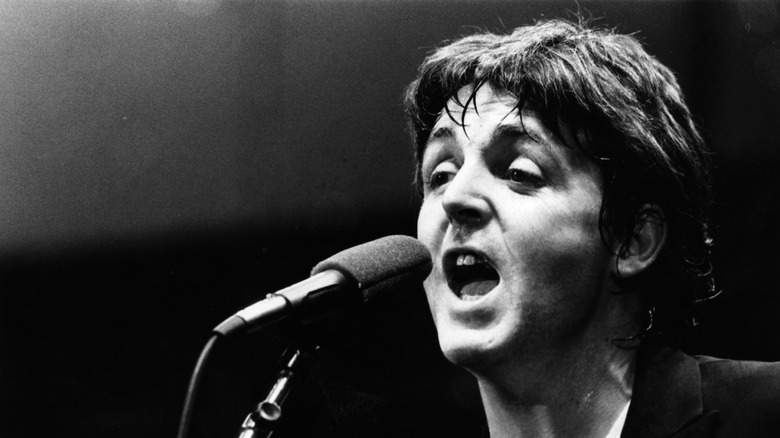 Paul McCartney singing 
