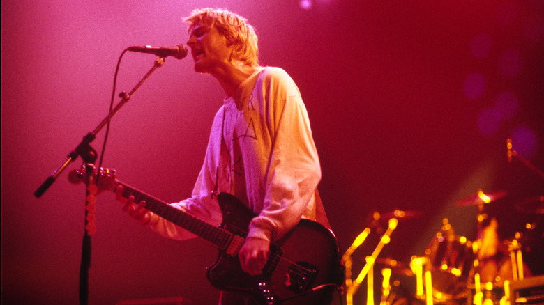 Kurt Cobain singing