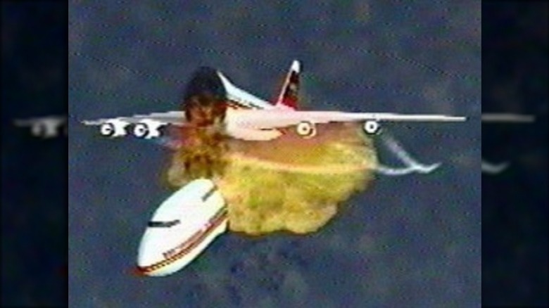 Recreation of the TWA Flight 800 explosion