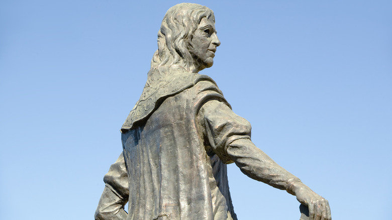 statue of Diego Columbus