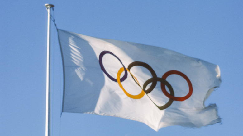 2020 Olympic flag raising