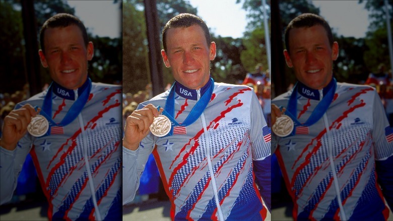 Lance Armstrong with his Olympic medal
