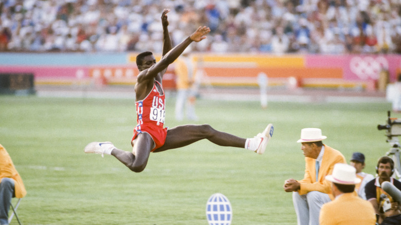 Carl Lewis jumping