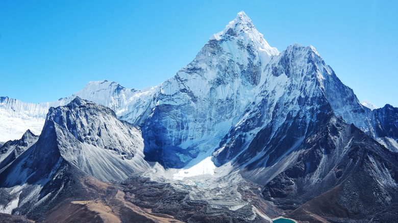 Mount Everest tallest mountain in world