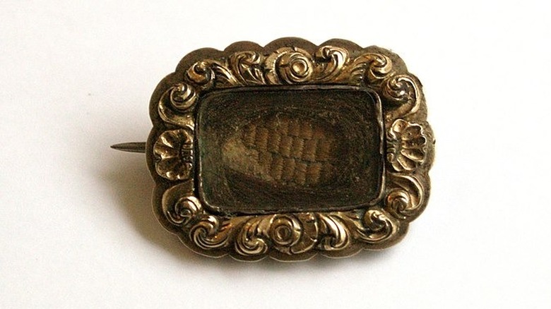Mourning brooch with braided hair