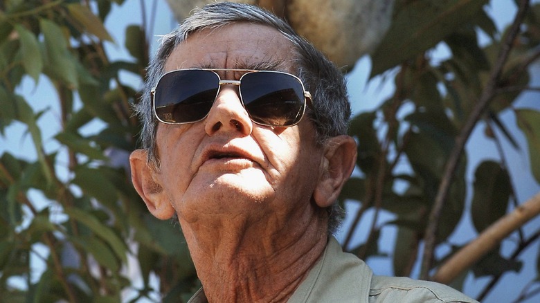 Bob Irwin wearing sunglasses