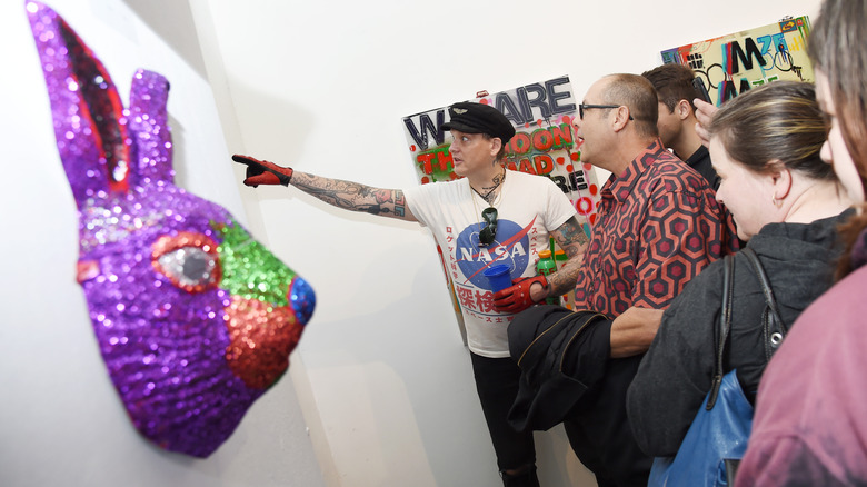 Matt Skiba showing his art