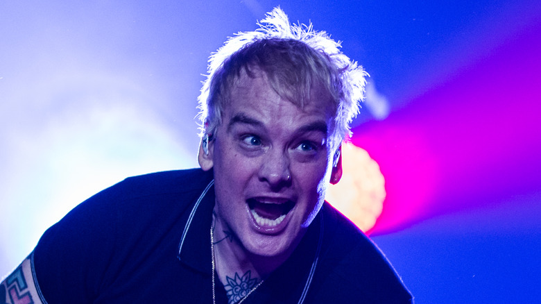 Matt Skiba screaming 