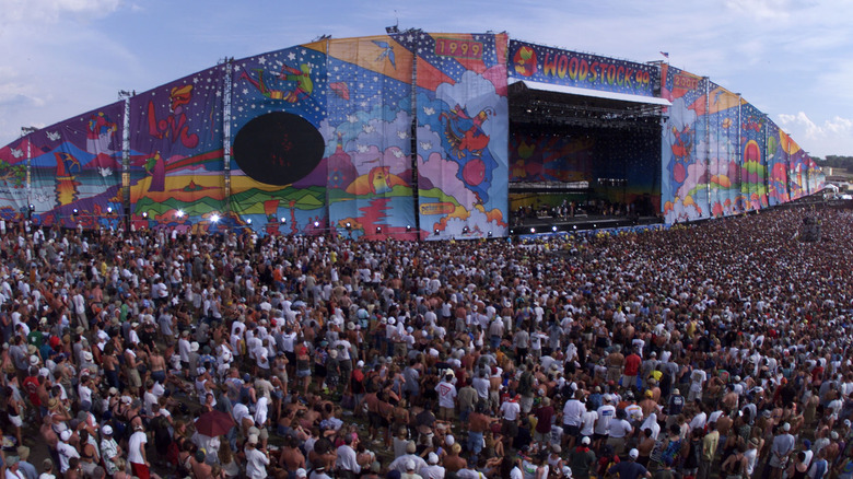 Woodstock '99 crowd