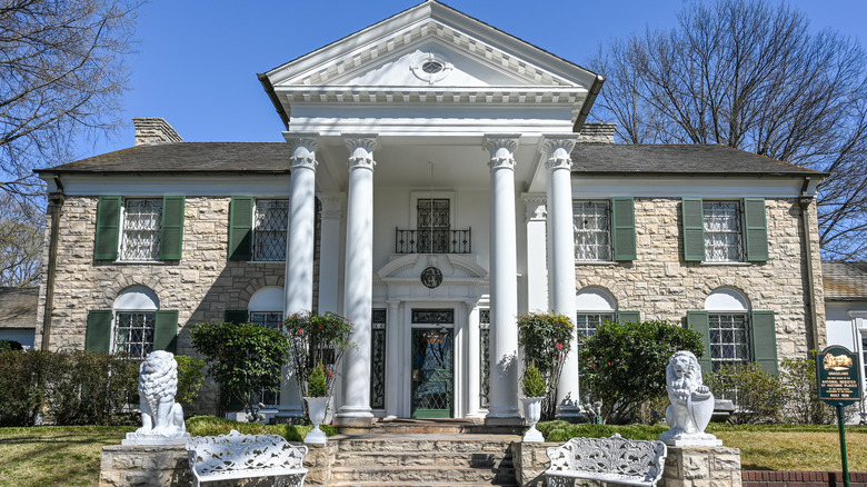 The facade of Graceland