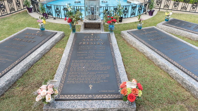 Elvis' grave at Graceland