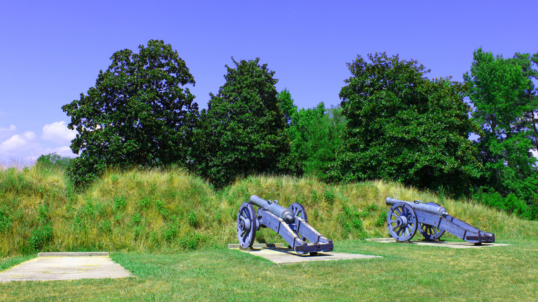 Civil war cannons at Yorktown