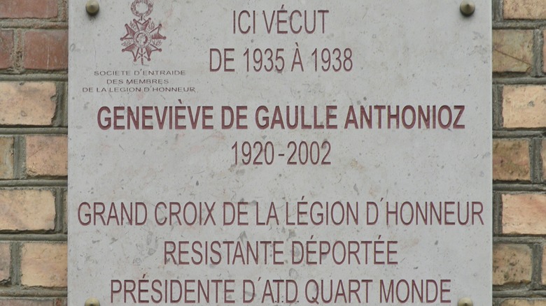 sign commemorating the home of Geneviève de Gaulle in Rennes