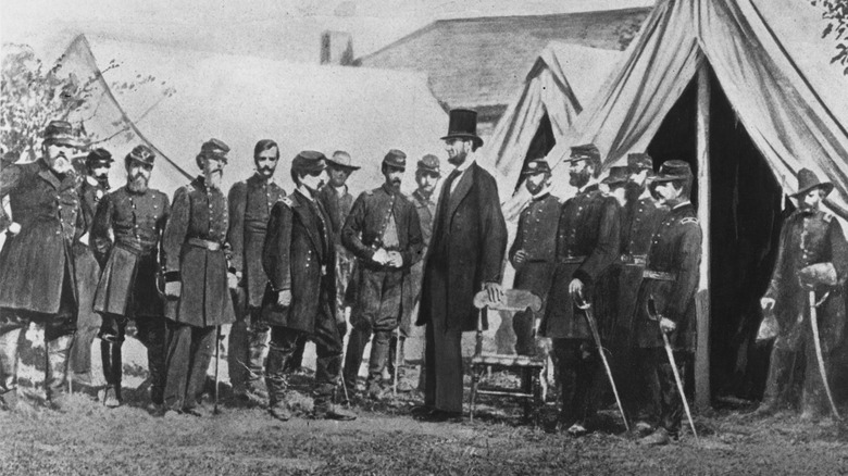 Abraham Lincoln with soldiers