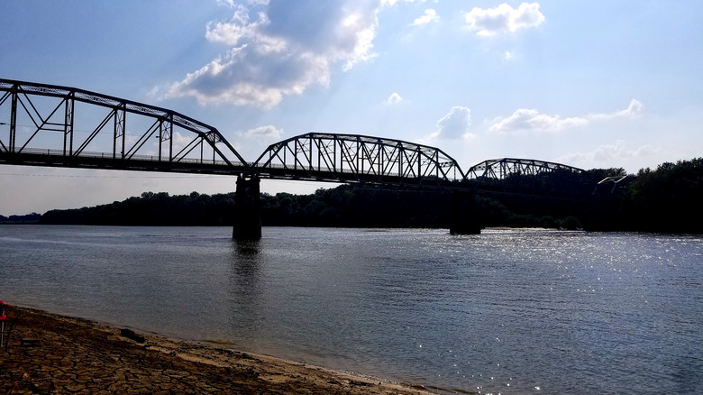 bridge over Ohio River 