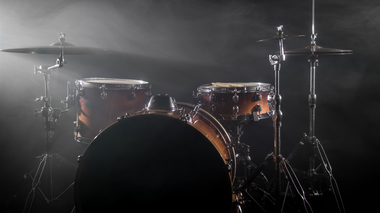 drum set foggy no drummer