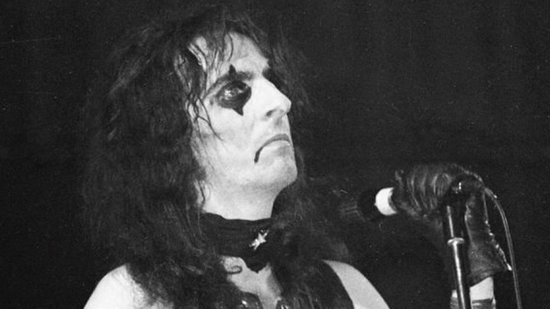 Alice Cooper makeup at mic