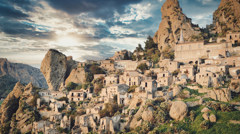 an abandoned part of Reggio Calabria