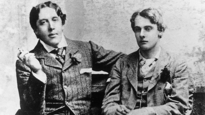 Oscar Wilde smoking with Alfred Douglas