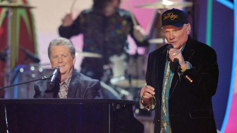 Brian Wilson and Mike Love performing 