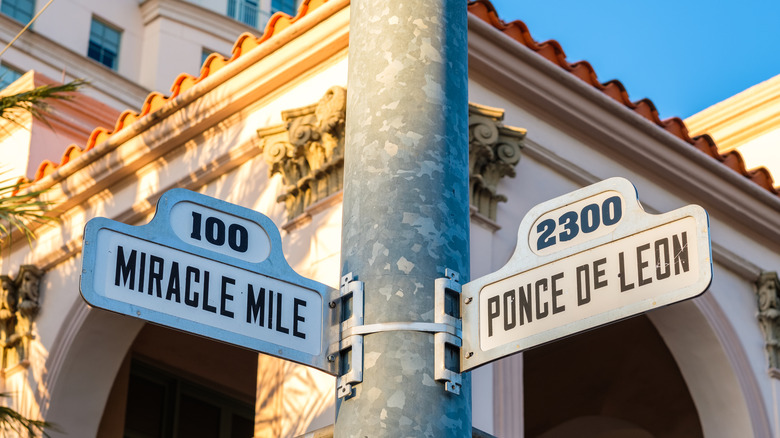 Street signs in Coral Gables 