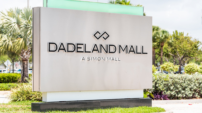 Dadeland Mall sign