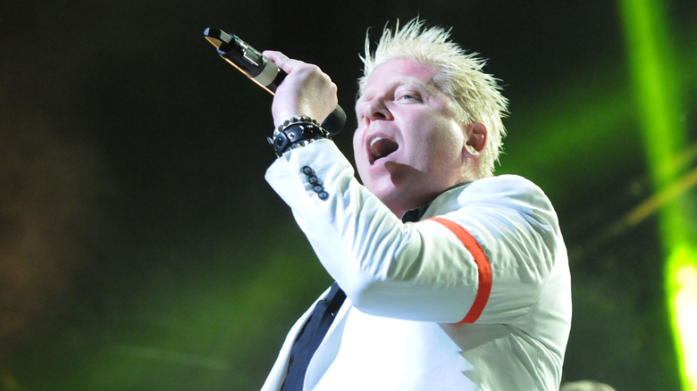 Dexter Holland singing