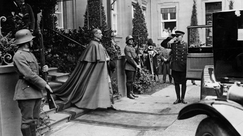Pius XII leaving the Presidential Palace in Berlin