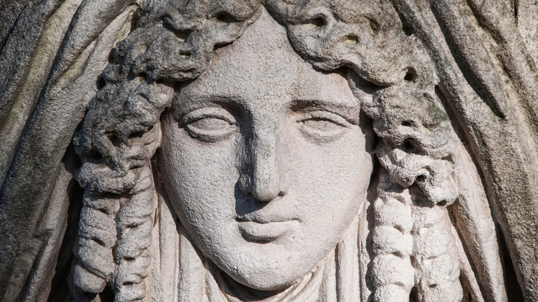 Hera stone carving