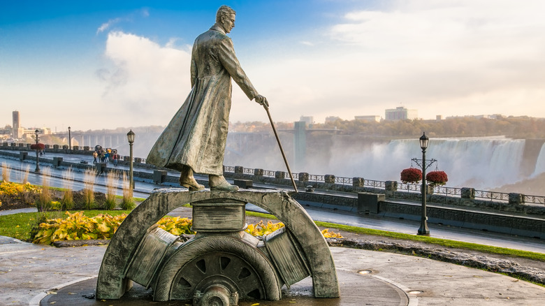 Statue of Nikola Tesla at Niagara Falls