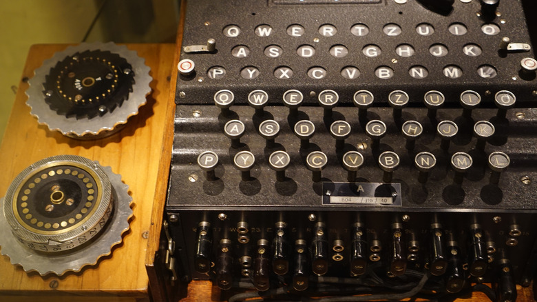 Enigma code breaking machine