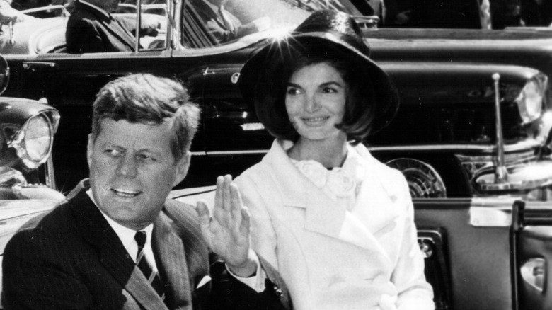 john and jackie kennedy in a car