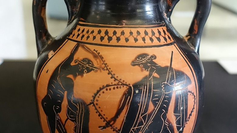 Ceramic vase with ancient Greek painting