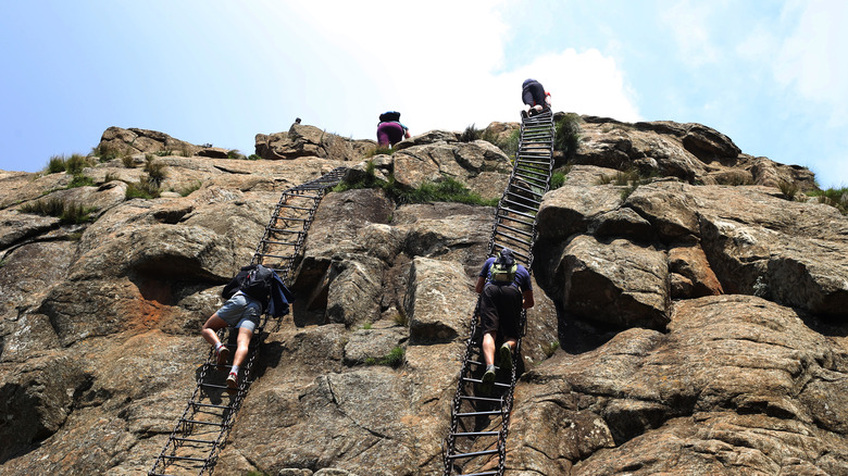 rock wall drakensberg grand traverse