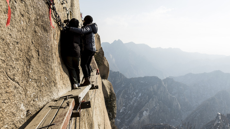 mount huashan plank walk