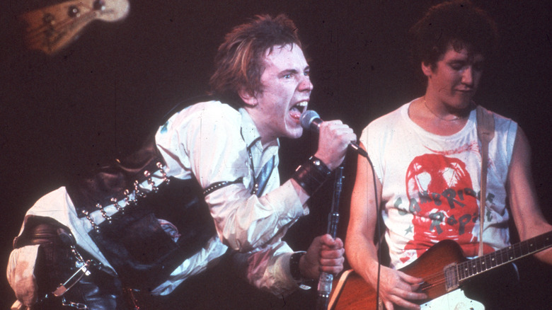 Sex Pistols performing