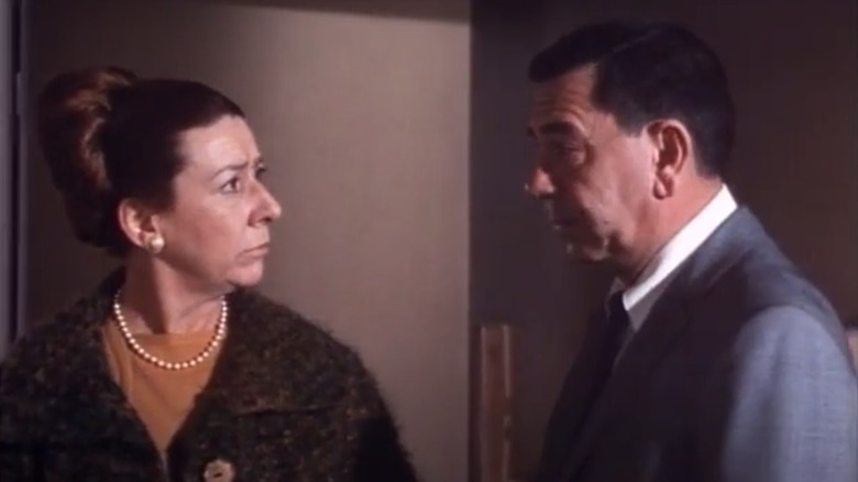 Joe Friday (Jack Webb) gets the facts from a witness on a late '60s episode of 