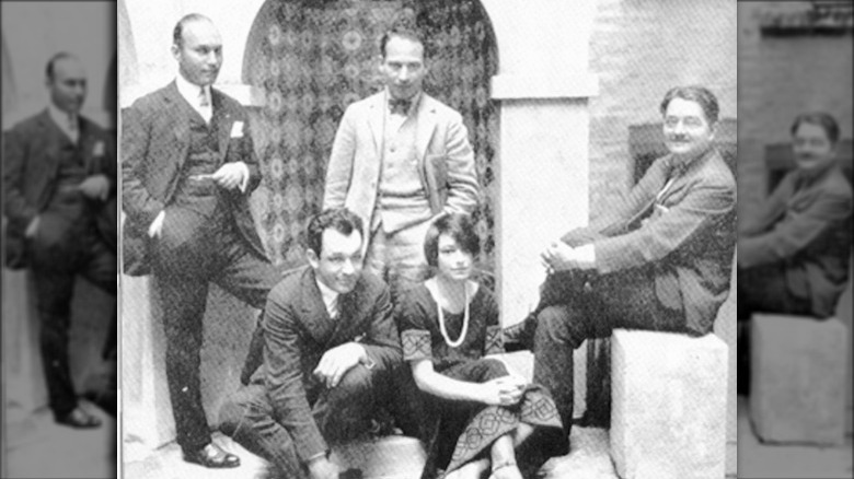 Dorothy Parker posing with members of the Algonquin Round Table