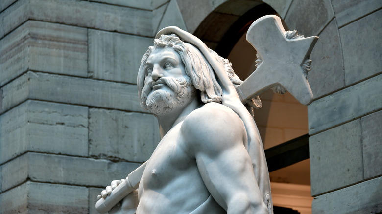 Statue of Thor