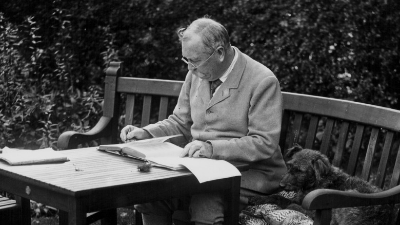 Arthur Conan Doyle with dog garden 