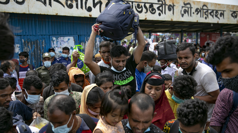  crown in Dhaka