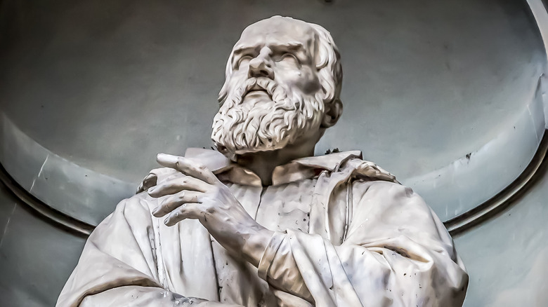 sculpture of Galileo Galilei