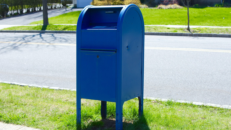 Post office mail box