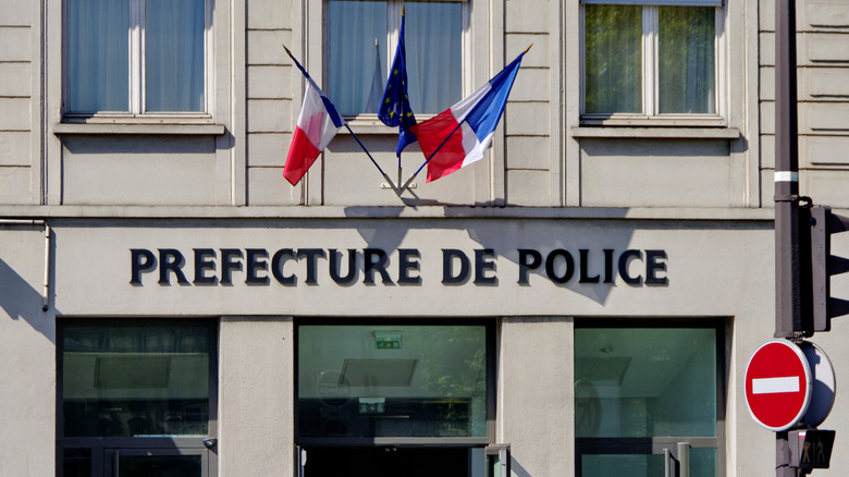 paris police station