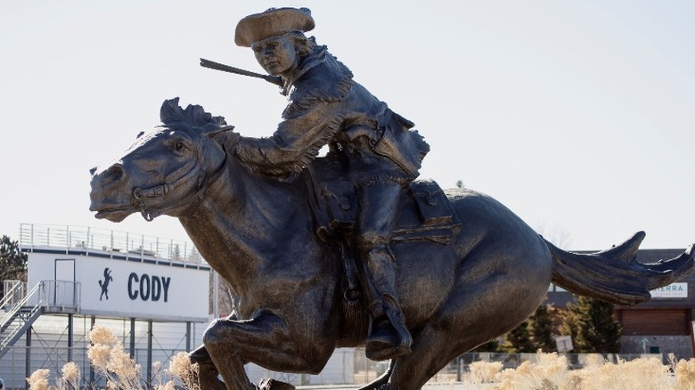 Statue of Buffalo Bill atop a horse